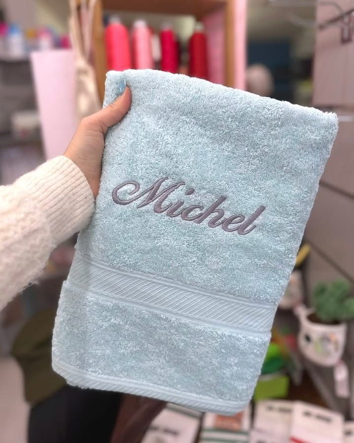 Serviette brodée d’un prénom
